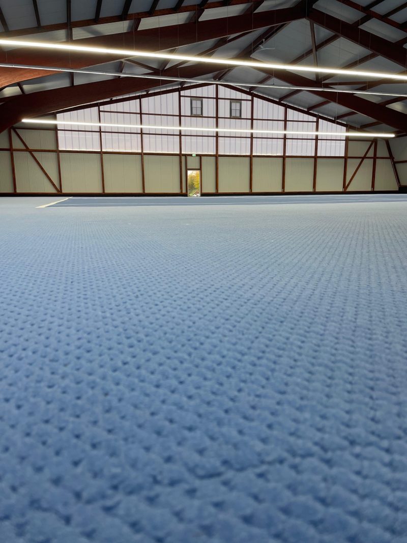 Innenansicht der Tennishalle der TSG Mainflingen