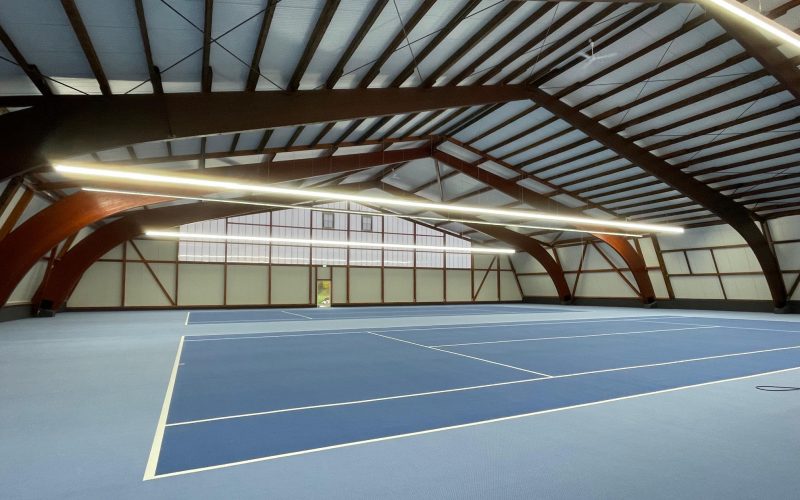 Innenansicht der Tennishalle der TSG Mainflingen.