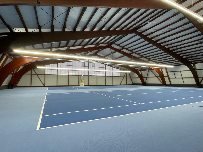Innenansicht der Tennishalle der TSG Mainflingen.